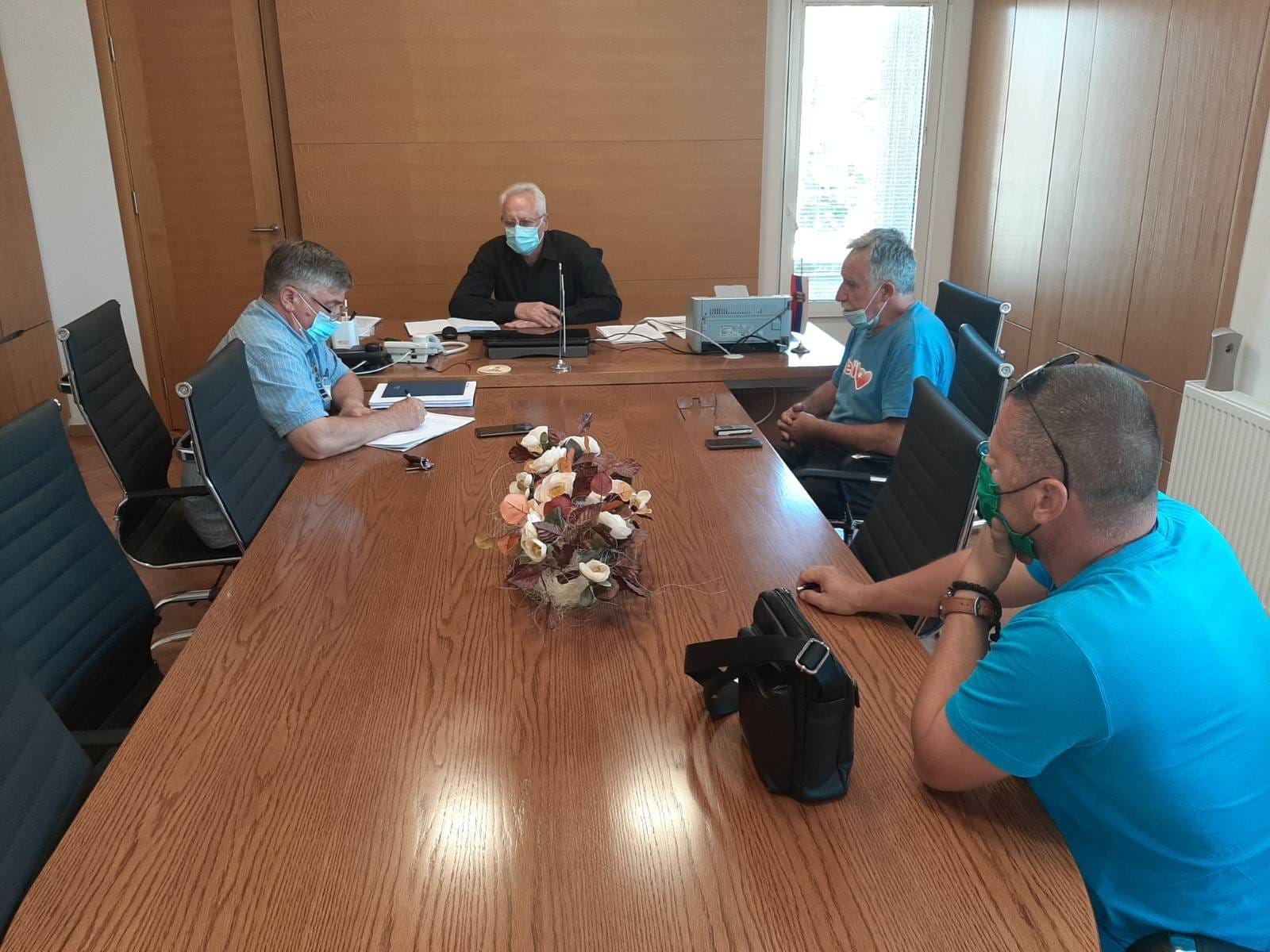 Sastanak jezero Vlasotince foto Agencija Publika