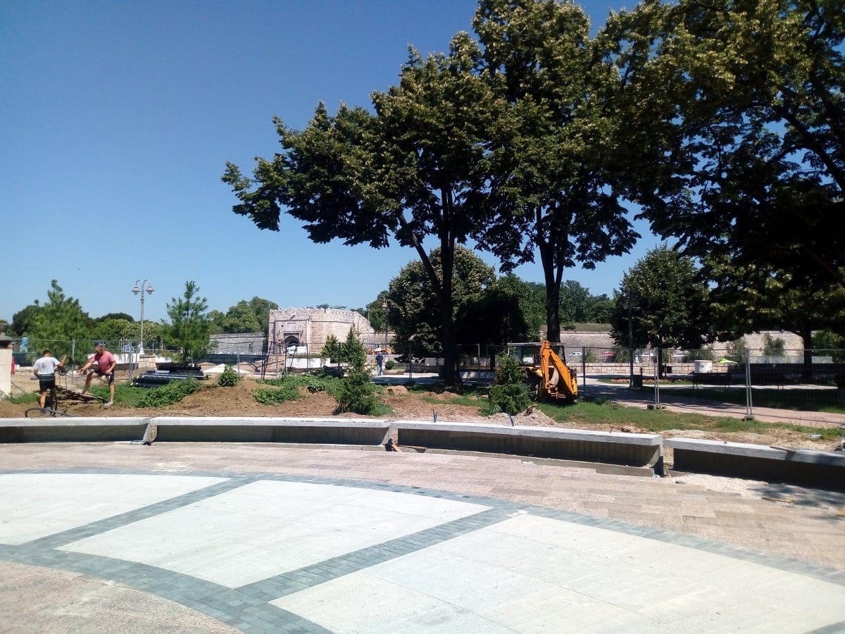 Uredjenje Trga Nis 9, jul 2020; foto: JV-N. Mitic