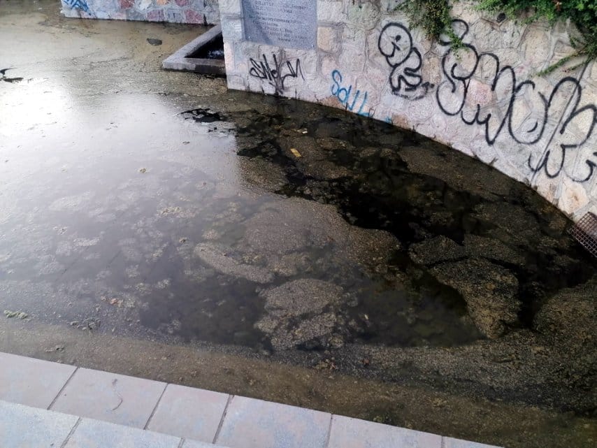 Močvara kej kod česme ponovo; foto: čitalac