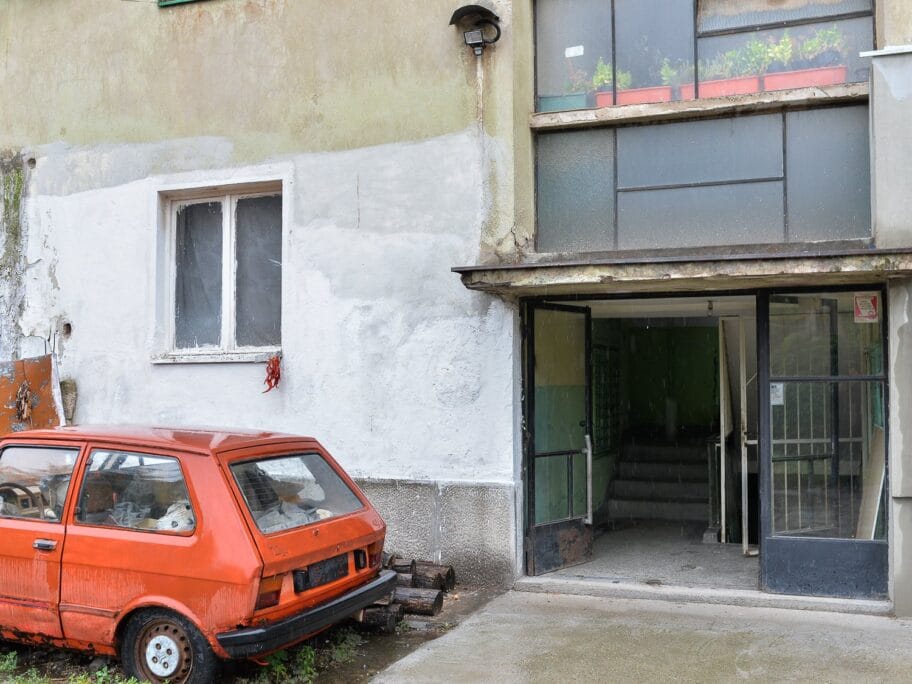 Nišlije apeluju da se očisti i dezinfikuje stan u kome je pronađen leš 13 Prvomajska Nis foto Vanja Keser