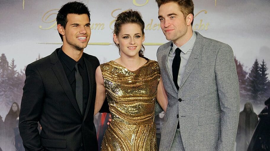 112165685 twilightcast976