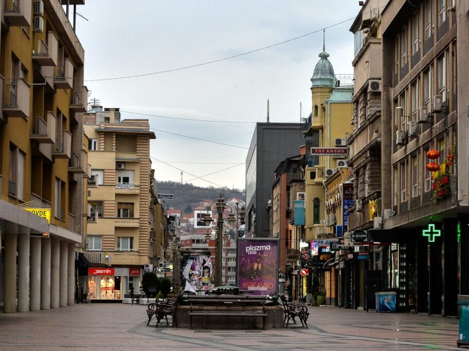Poštovanje mera protiv korone u Nišu kontrolišu i oni koji nisu za to nadležni, ali su kazne misterija i sudijama 12 Nis Pobedina foto Vanja Keser
