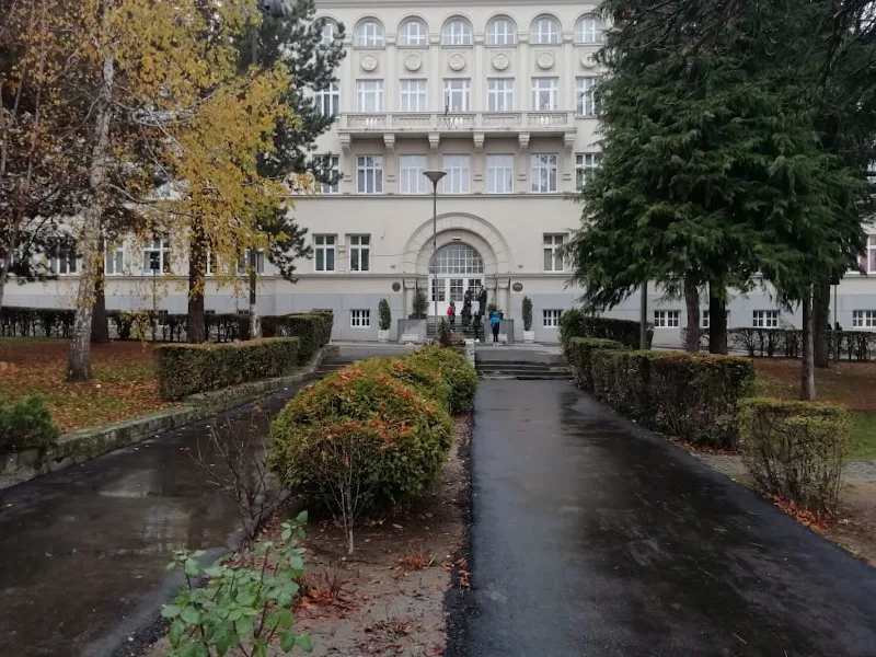 Rusi sa istaknutim “Z” delili u vranjskoj Gimnaziji časopis na čijim je naslovnicama ratna propaganda 16 117272059 721031411806811 6100021187040452929 n