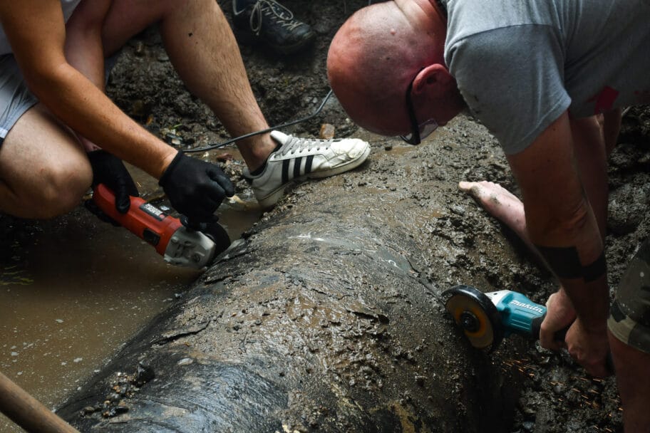 ORSP: Protest "Ekološki ustanak" 10. aprila u Beogradu 9 Rakita seca cevi avgust 2020 foto Juzne vesti Vanja Keser7