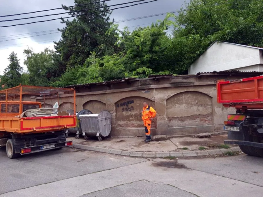 Ispraznjeni kontejneri u Kraljevica Marka foto JKP Mediana