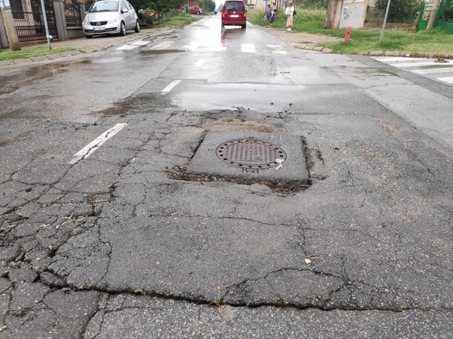 Direkcija: Naložili smo da izvođač zakrpi rupu u Pasi Poljani o svom trošku 15 PasiPoljana1