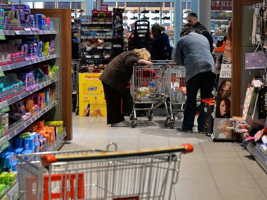 Korona prodavnice foto Vanja Keser