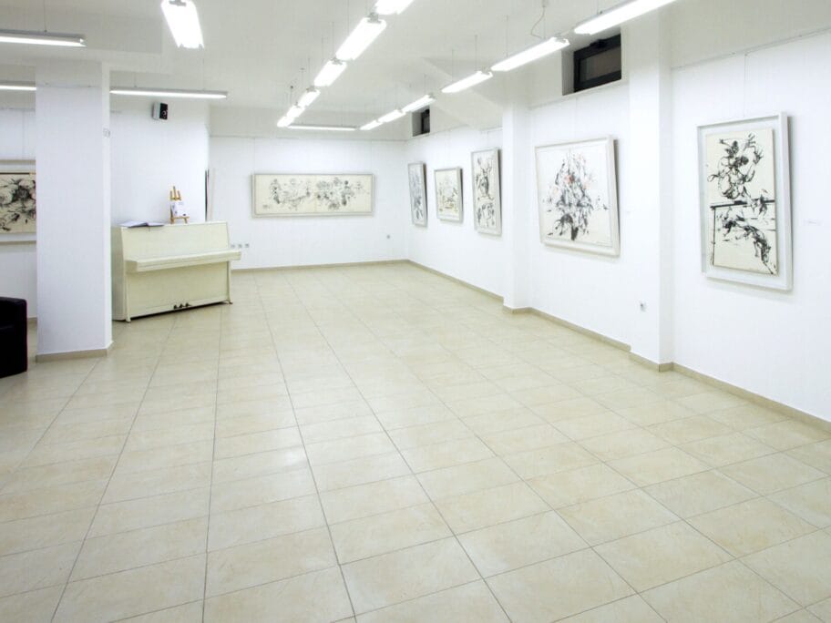 Izložba Smiljane Čurčić u Galeriji Art 55 13 Galerija art 55 foto Galerija art 55 scaled