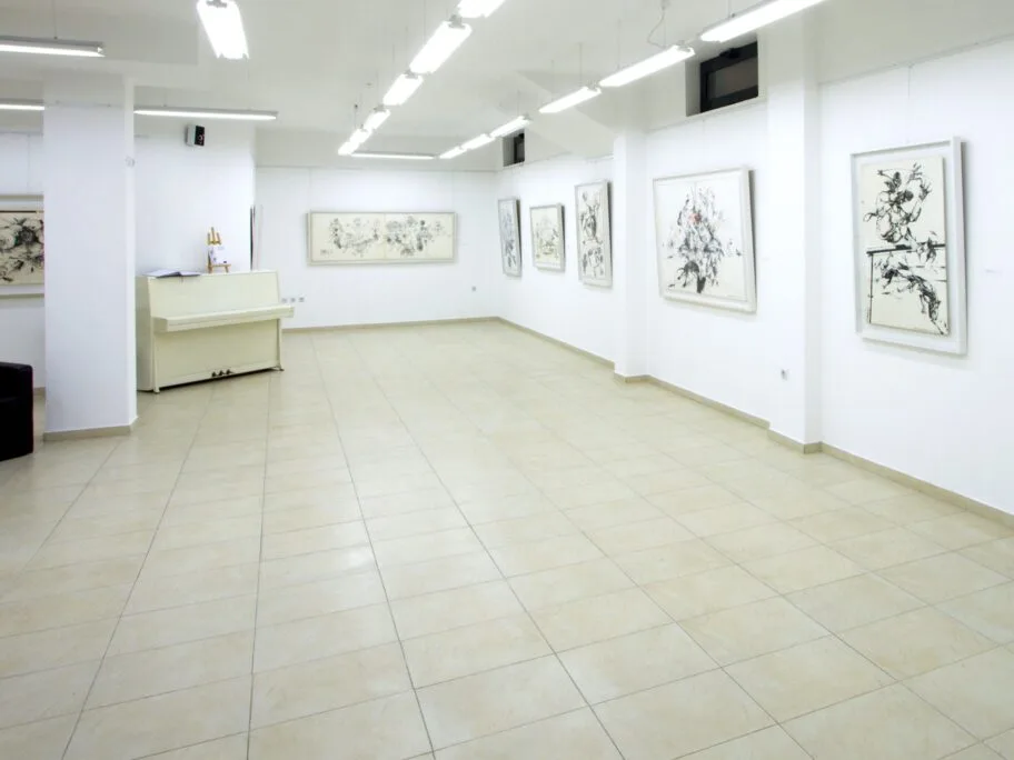 Izložba Smiljane Čurčić u Galeriji Art 55 4 Galerija art 55 foto Galerija art 55 scaled