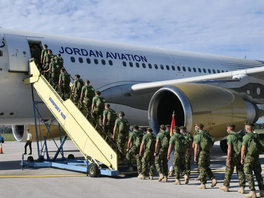 Sa niškog aerodroma odleteli u mirovnu misiju u Liban 4 ispracaj liban foto ministarstvoodbrane