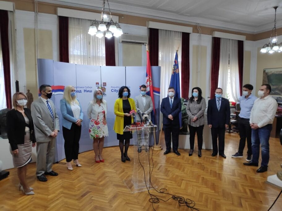 Niški većnici podelili resore 3 gradskovece foto mz