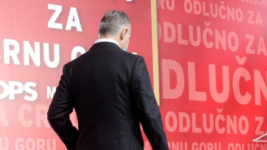 114183040 hi063103577