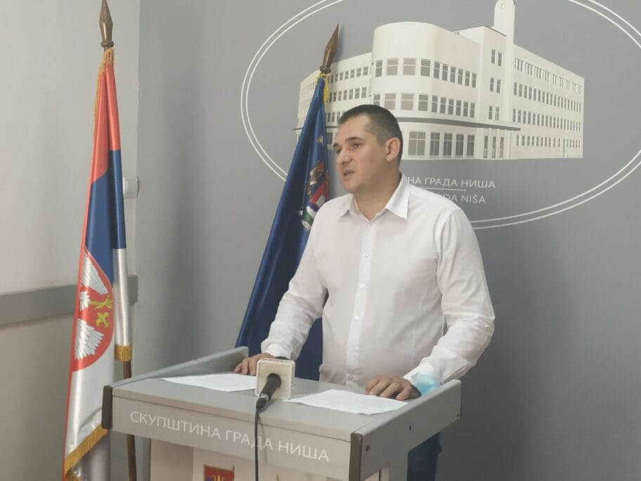 Odbornik grupe “Niš, moj grad” traži besplatne udžbenike i maske za sve učenike 19 IMG 7e302f6090bbc286164f8cee3517327e V