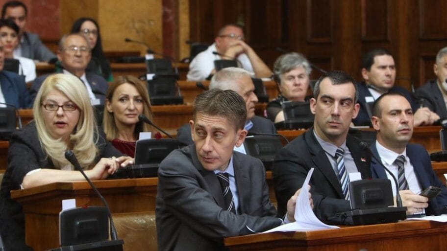 110612767 33576871 b