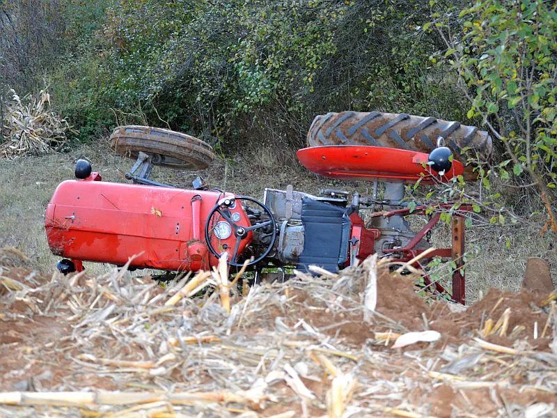U okolini Žitorađe stradao traktorista 6 traktor