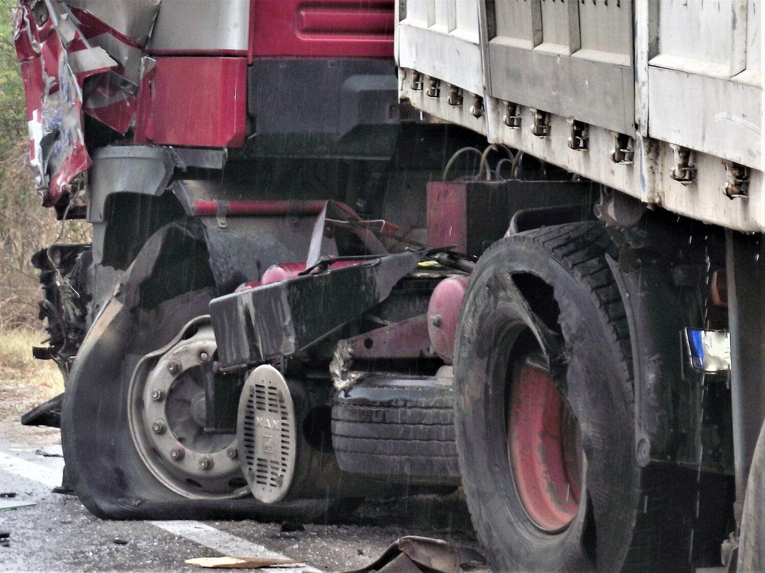 kamion udes FOTO ALEKSANDAR KOSTIC scaled