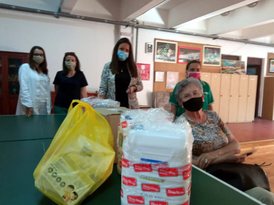 Donacija penzionera Ustanovi Mara foto Vidoje Vidojevic