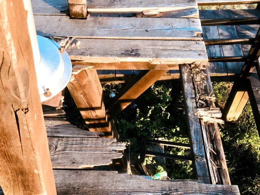 Najavljeno popravljanje mobilijara i čišćenje smeća na Kameničkom visu 8 Osmatracnica Kamenicki vis foto citalac scaled