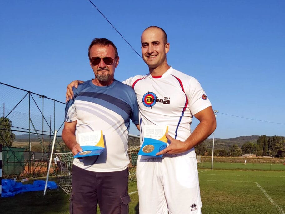Priznanje Međunarodnog olimpijskog komiteta za niškog streličara 13 MIljko Colovic Ognjen Nedeljkovic strelicarstvo foto Strelicarski klub Nis