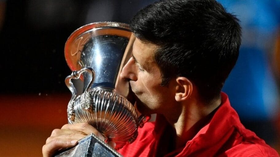 Novak Đoković i rekordi: Čekajući 21. mart 2021. 13 114562877 djokovic trophy reuters