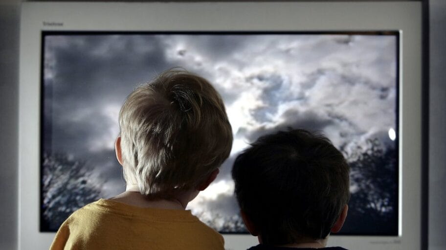 Rijaliti i REM: Da li će i kada Srbija dobiti zabranu ovih programa tokom dana 7 111063909 tvkidsgetty