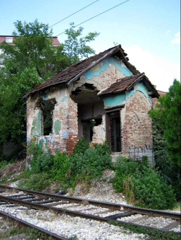 Kucica kraj pruge; foto: citalac-Prijavi problem