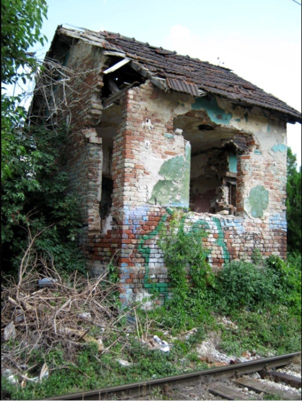 Kucica kraj pruge 2; foto: citalac-Prijavi problem