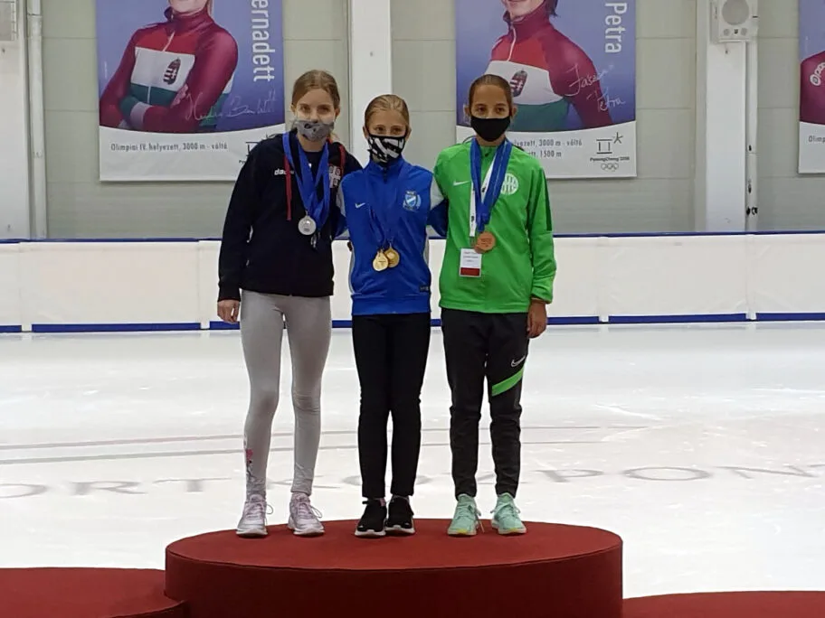 Pola godine bez treninga na ledu, pa medalja - Sofija Rodić srebrna u Mađarskoj 20 Sofija Rodic klizanje Budimpesta septembar 2020 foto privatna arhiva