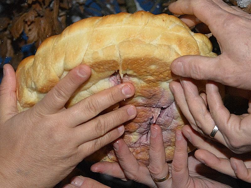 Tiodorović pred sezonu slava: Poštovati običaje, ali i mere protiv širenja korone 17 kolac slava foto akostic