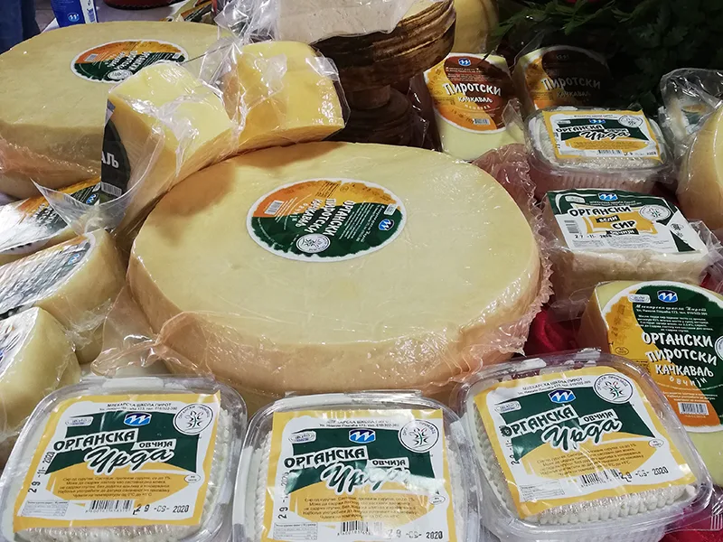 Novi proizvodi pirotske mlekarske škole - organski ovčiji sirevi i kačkavalj 20 sir foto mlekarska skola