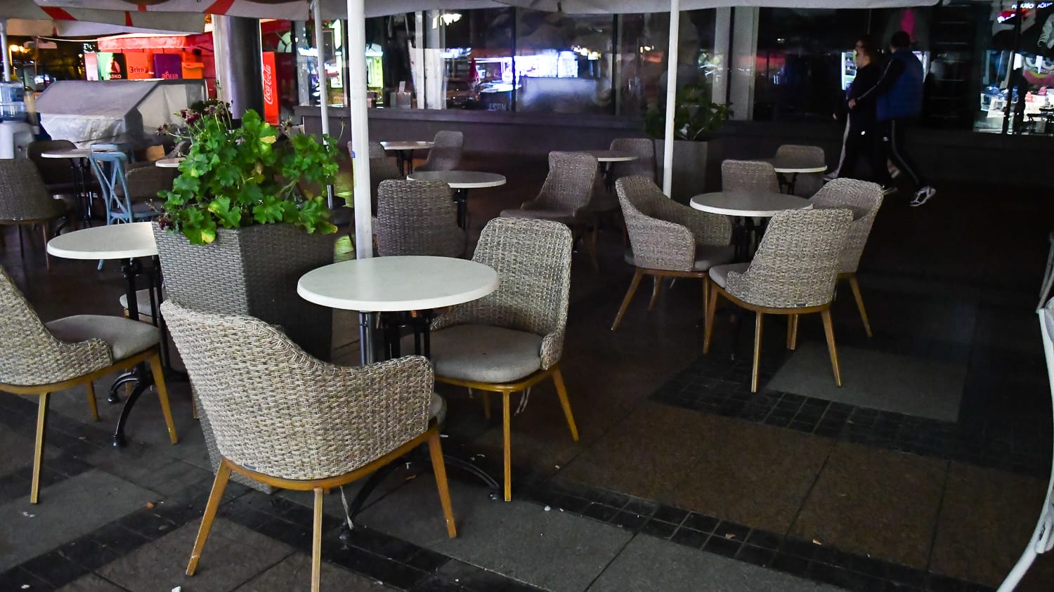 Prazne bašte kafića Niš