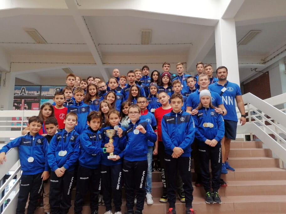 Takmičenje u Leskovcu označilo povratak plivača, Dubočica najbolja 20 Plivacki klub Svet Nikola Leskovac foto D D