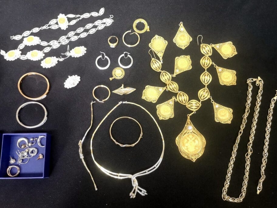 Neprijavljeni nakit na punktu Mutivode foto Carina