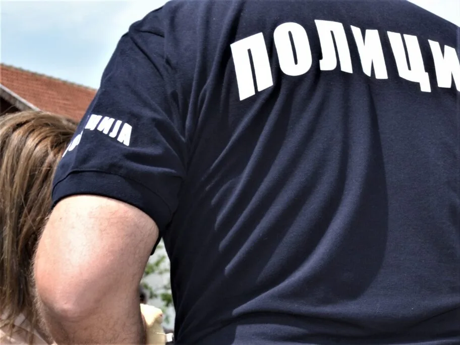 Policija dete foto ALEKSANDAR KOSTIC