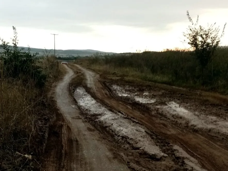 Građani blokirani i moraju preko njiva, zbog radova zatvoren most kod Ražnja 10 Put Razanj foto citalac