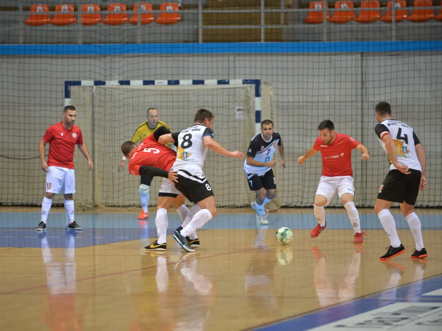 Prva futsal liga: Prvi poraz Vinter sporta, Vranje deklasiralo Kalču sa 8:2 10 Vinter sport Kalca futsal 5 foto Juzne vesti Vanja Keser
