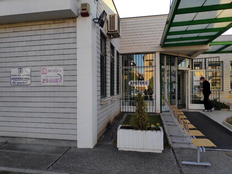 U Nišu 286 novozaraženih koronom, u Pčinjskom okrugu 139, u Jablaničkom 166 novih slučajeva 14 Kovid ambulanta Duvaniste foto JV J Adamovic