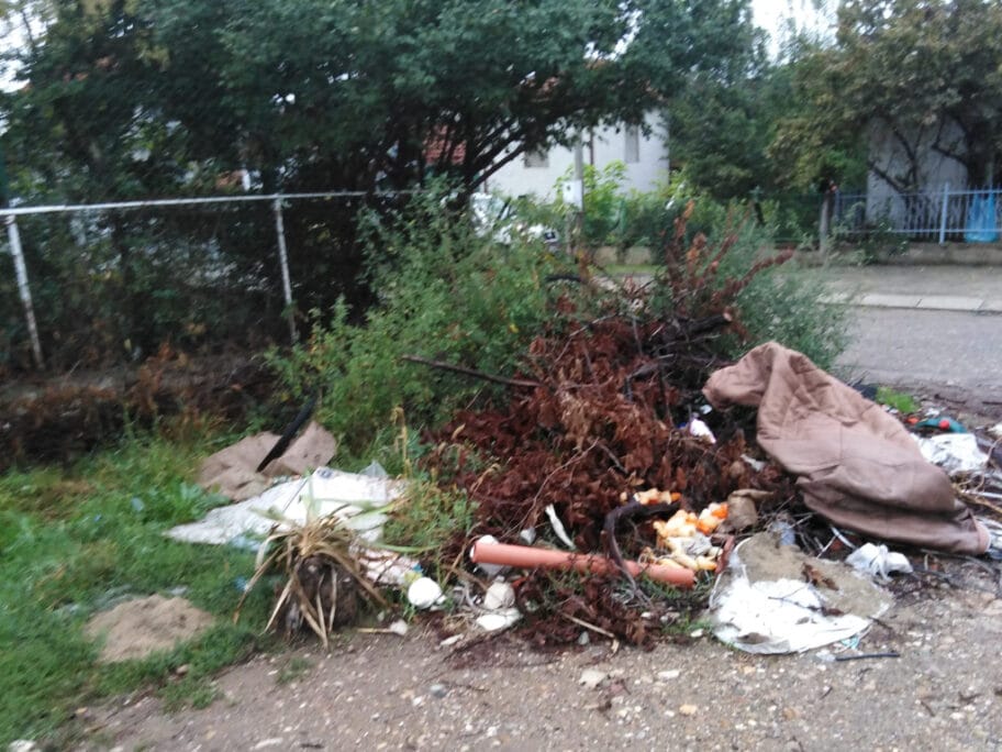 Deponija kod leskovačkog Doma za učenike, komunalci obećavaju da će izaći na teren 11 smece leskovac