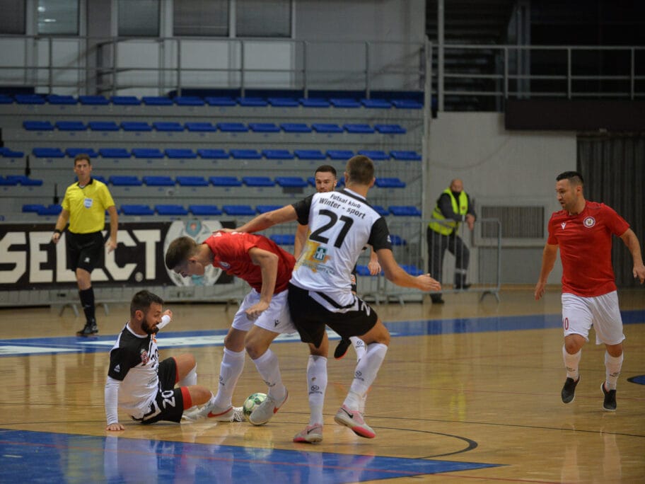 Prva futsal liga: Kalča i Vinter sport slavili, Vranje i Ekonomac remizirali 18 Kalca Vinter sport futsal septembar 2020 foto Juzne vesti Vanja Keser