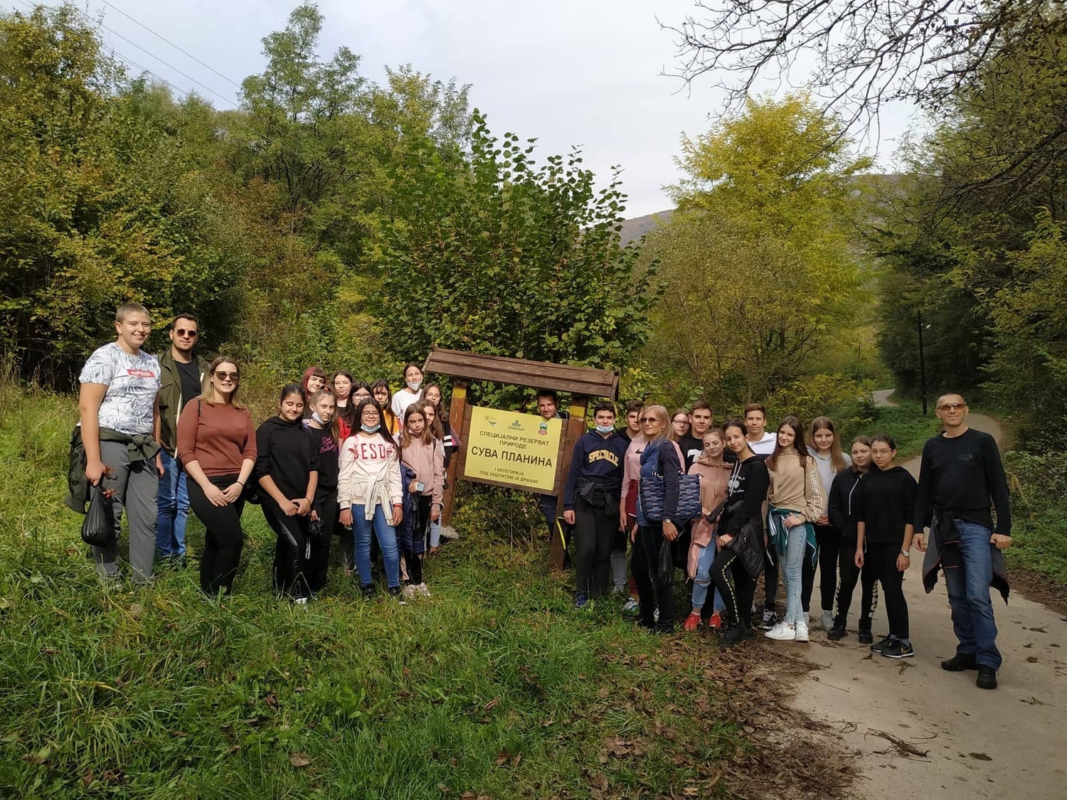 Osnovci u prirodi učili o štetočinama