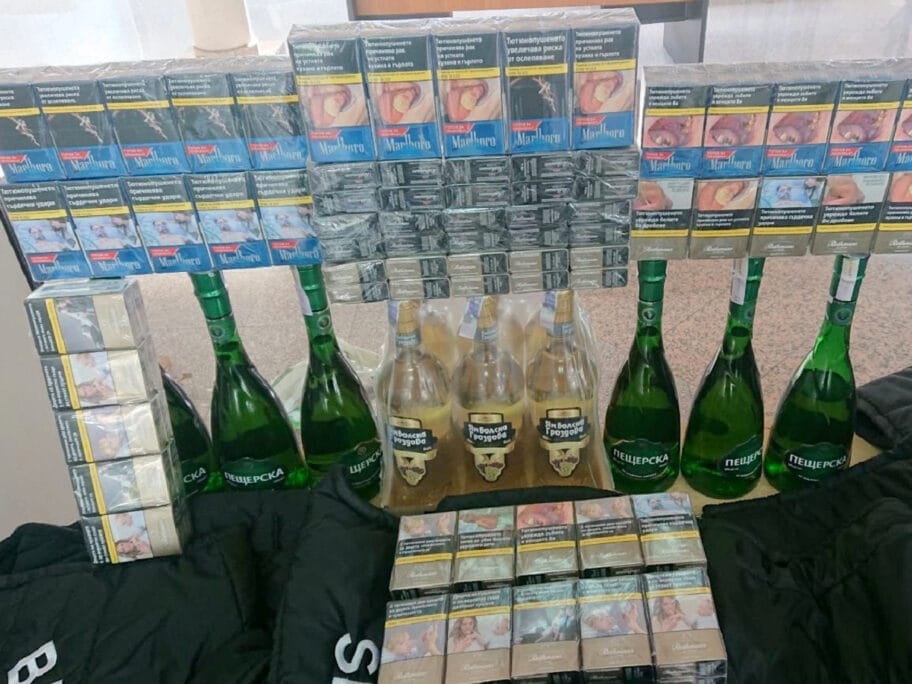 Carina: Na Gradini sprečeni brojni pokušaji mravljeg šverca 7 1 rakija 02 11 2020 Gradina 1