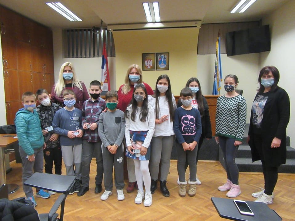 Vlasotince dobilo “male rendžere”, mališane obučene da odraslima ukazuju na loš odnos prema prirodi 1 IMG 2737 1