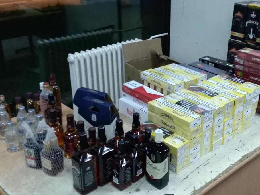 Na Gradini otkriven butik pića i cigareta na točkovima 6 Spreceno krijumcarenje pica i cigareta GP Gradina