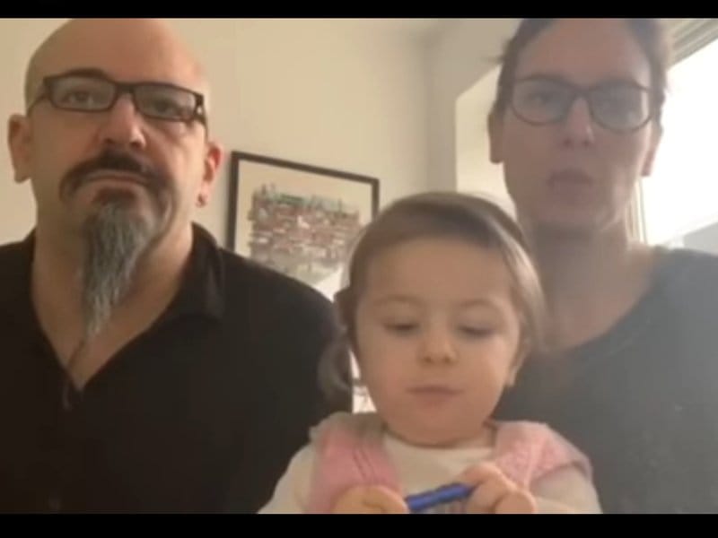 Roditelji apel foto FB Za Anikin dug i lep zivot