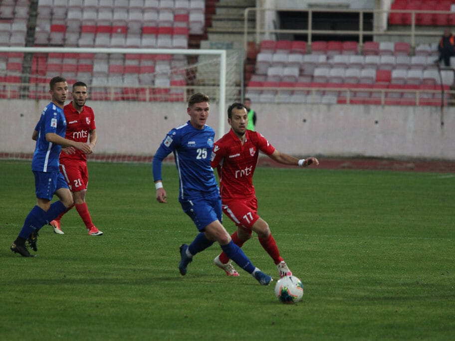Radnik dočekuje Čukarički u osmini finala Kupa 8 fk radnicki fk radnik nis foto jv vanja keser