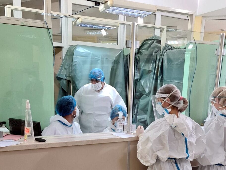 Broj novozaraženih premašio 6.000, od kovida preminulo 29 ljudi - 5 na jugu 2 Kovid zona DZ Nis foto Dom zdravlja Nis