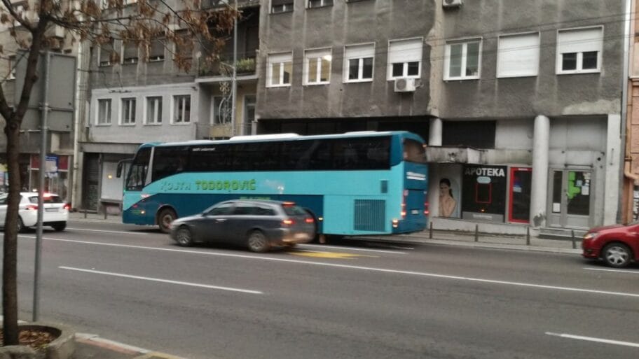 115584156 autobus