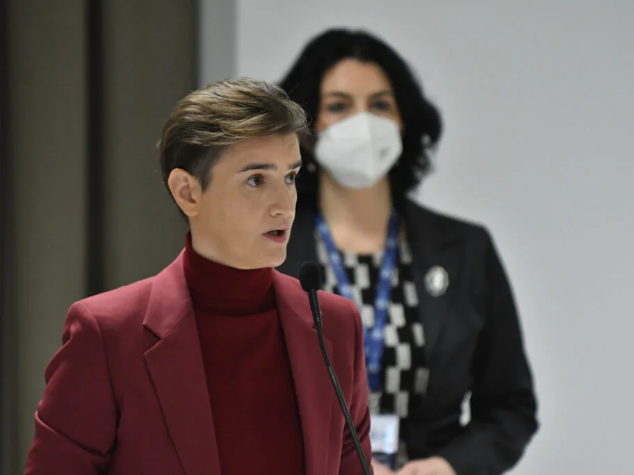 Ana Brnabic premijerka Srbije i Dragana Sotirovski gradonacelnica Nisa otvaranje lamele laboratorije ET Nis 24 novembar 2020 foto JV Vanja Keser