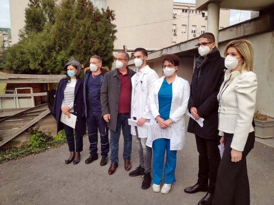 Ugovori za medicinare KC Nis foto JV