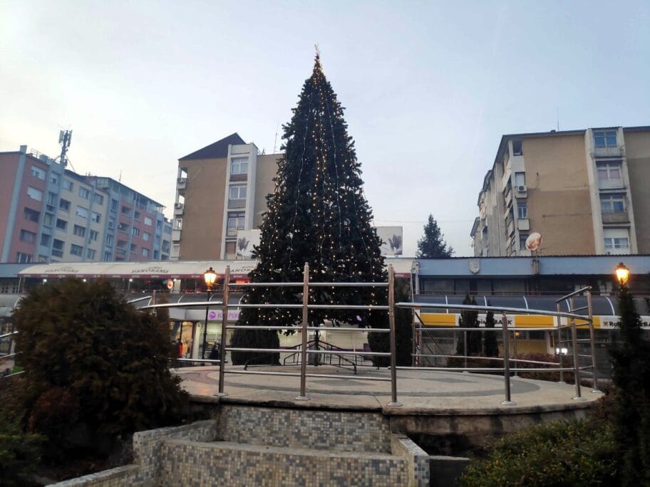 Pirot novogodisnja dekoracija 2020 foto JV Lj Filipov